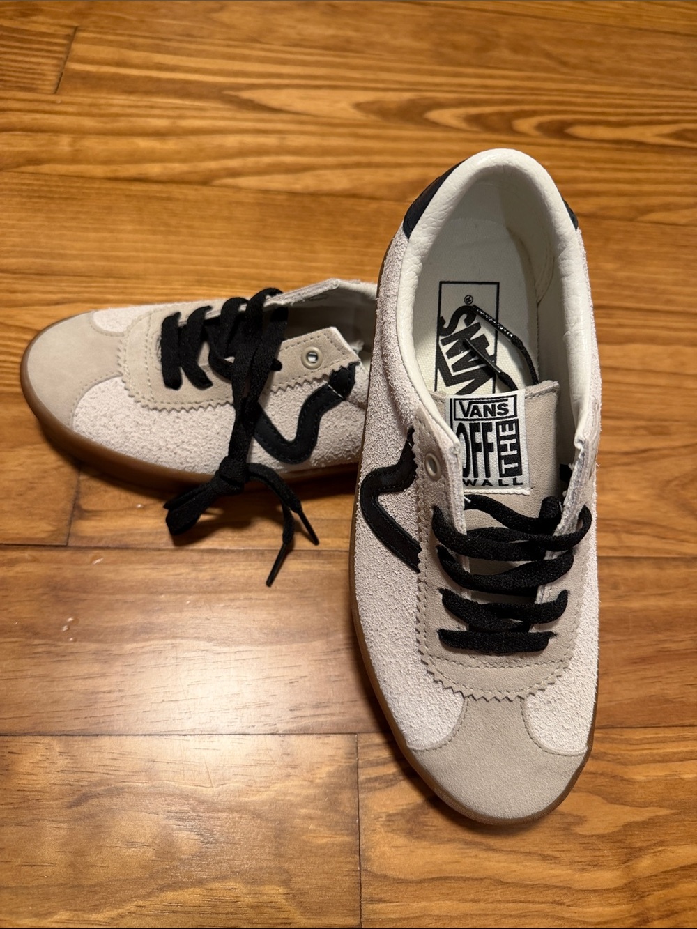 NWT in Box Vans Women’s White and Black Suede/Canvas Low-Top Sneakers SZ 6.5